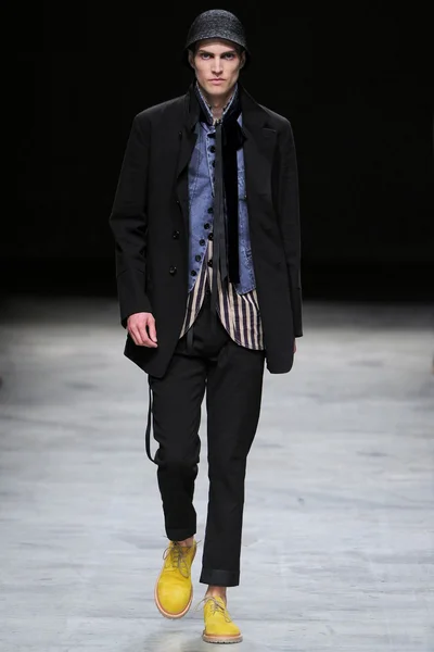 Look 24
